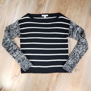 🔹️Poof Excellence Black & Cream Knit Long Sleeve Sweater Medium